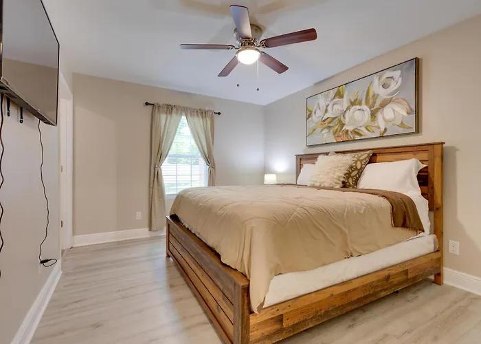 Dog-friendly Duplex ~ 7 Mi To Downtown * Pensacola