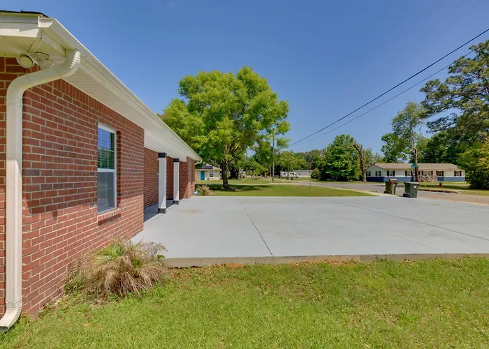 Dog-friendly Duplex ~ 7 Mi To Downtown *